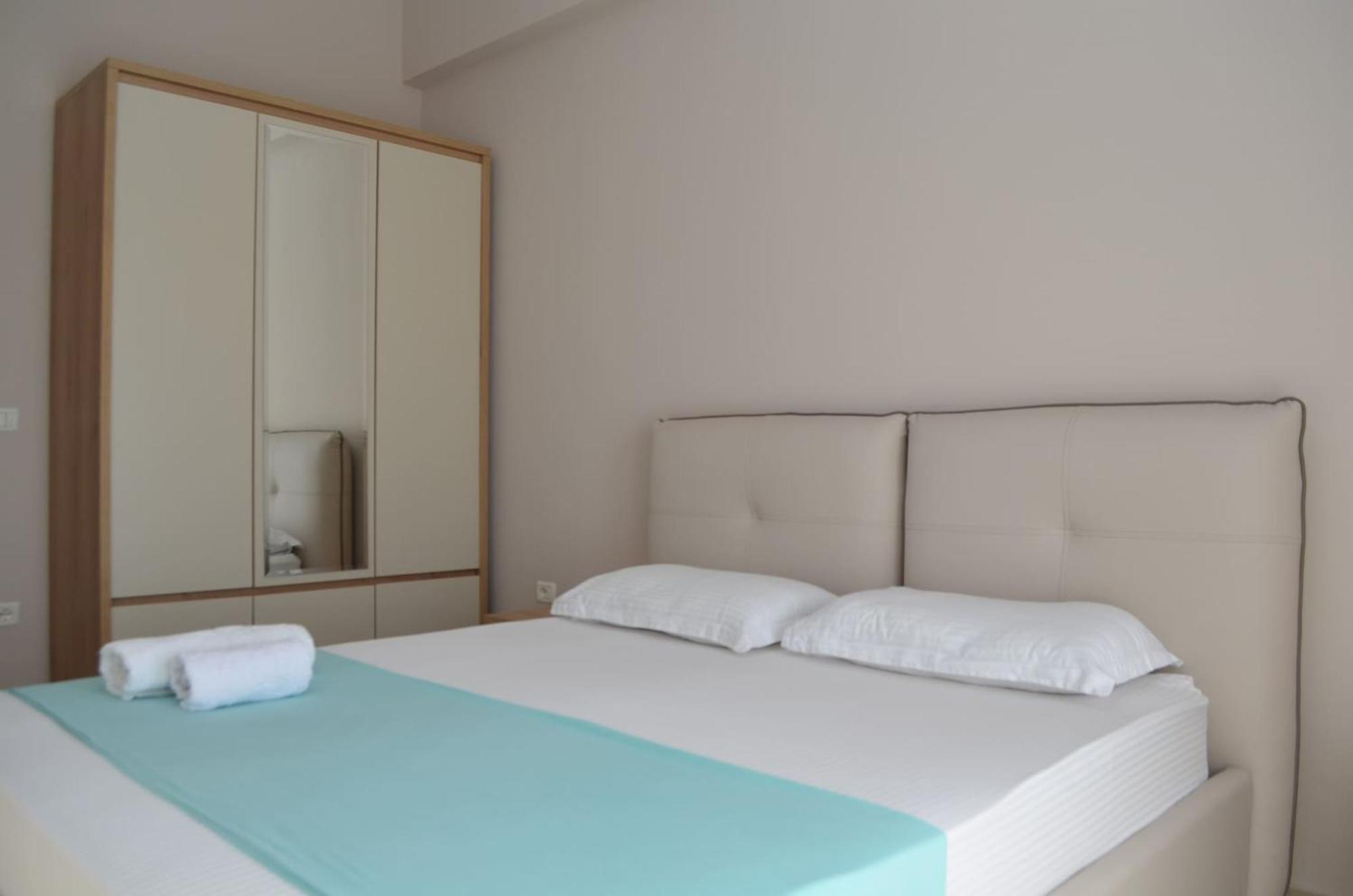 Saint Tropez Apartment Саранда Экстерьер фото