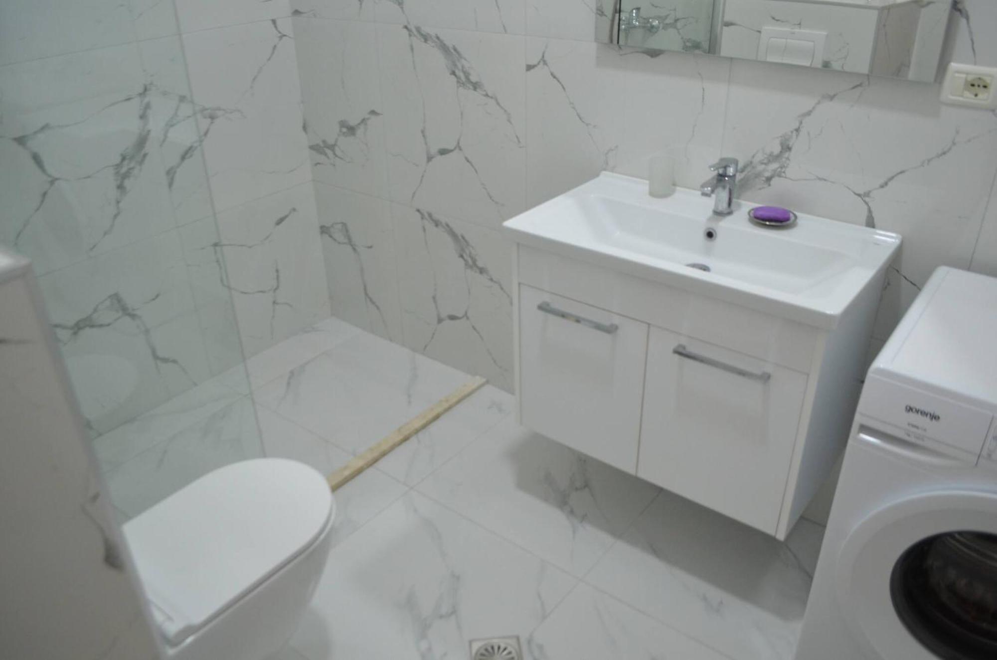 Saint Tropez Apartment Саранда Экстерьер фото