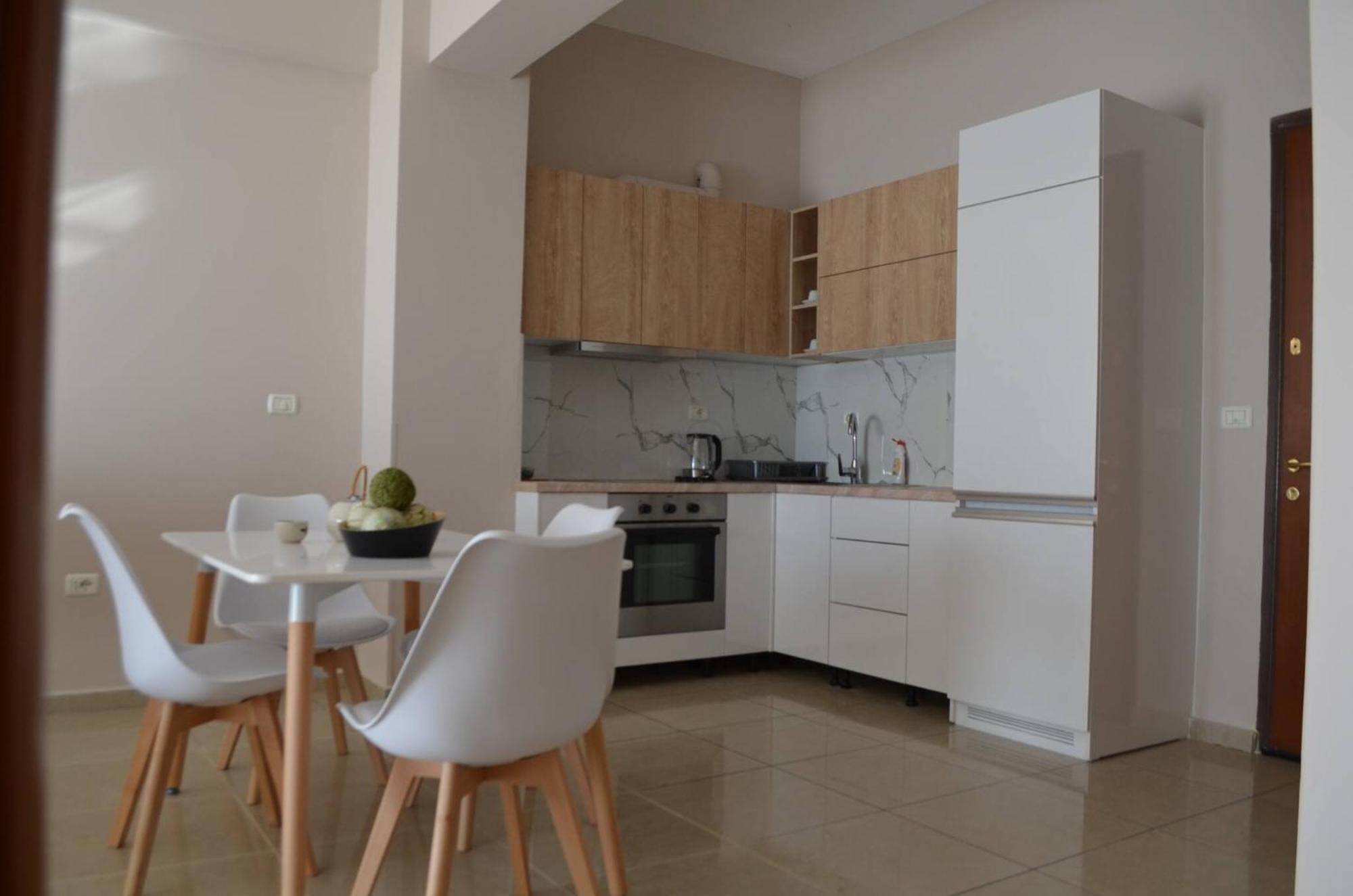 Saint Tropez Apartment Саранда Экстерьер фото