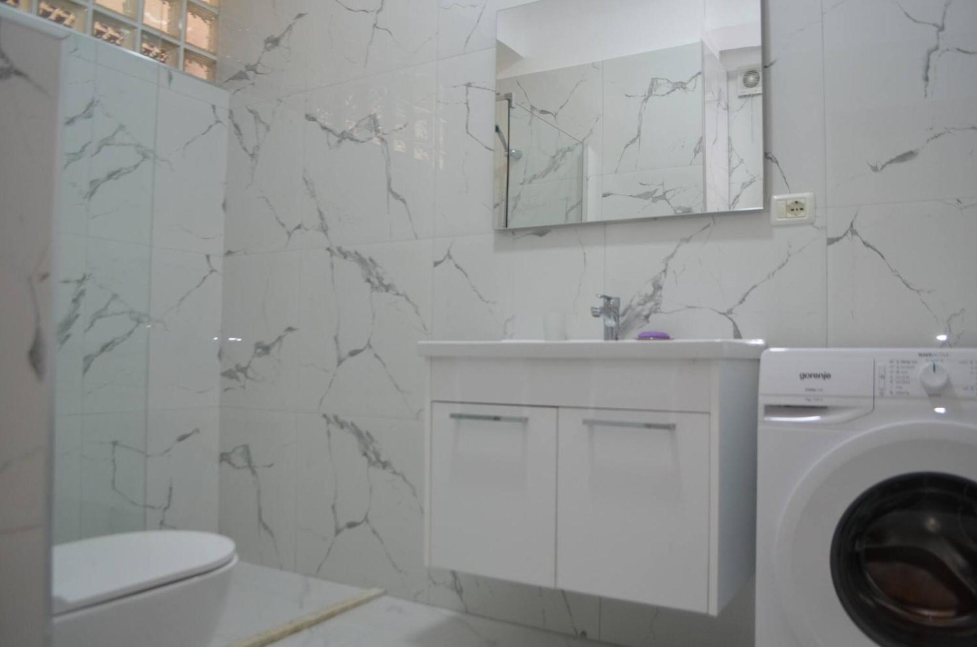 Saint Tropez Apartment Саранда Экстерьер фото