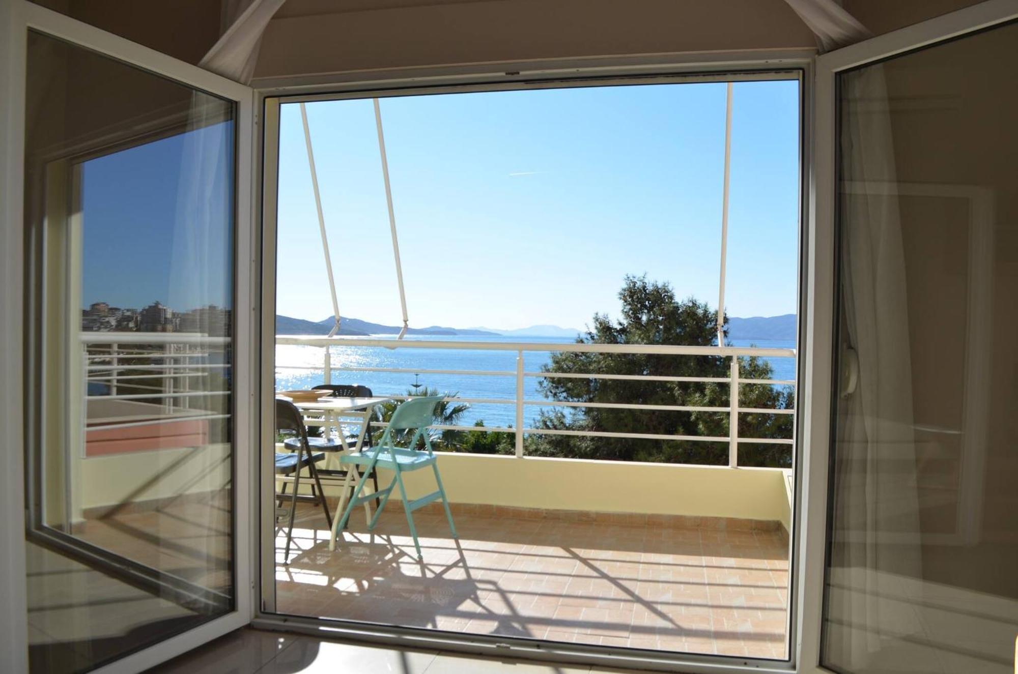 Saint Tropez Apartment Саранда Экстерьер фото
