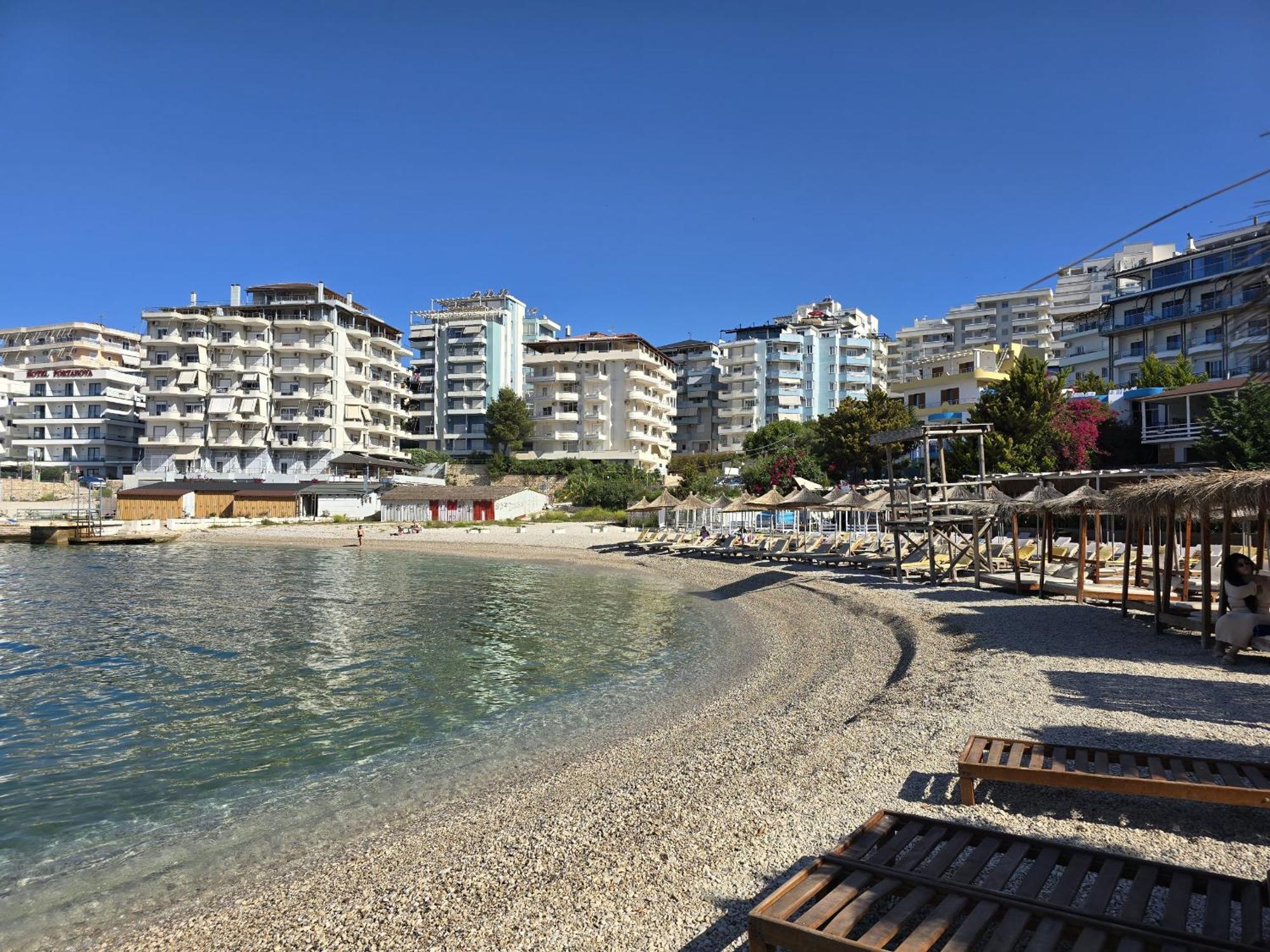 Saint Tropez Apartment Саранда Экстерьер фото